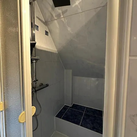 Messezimmer Gaestezimmer 아파트